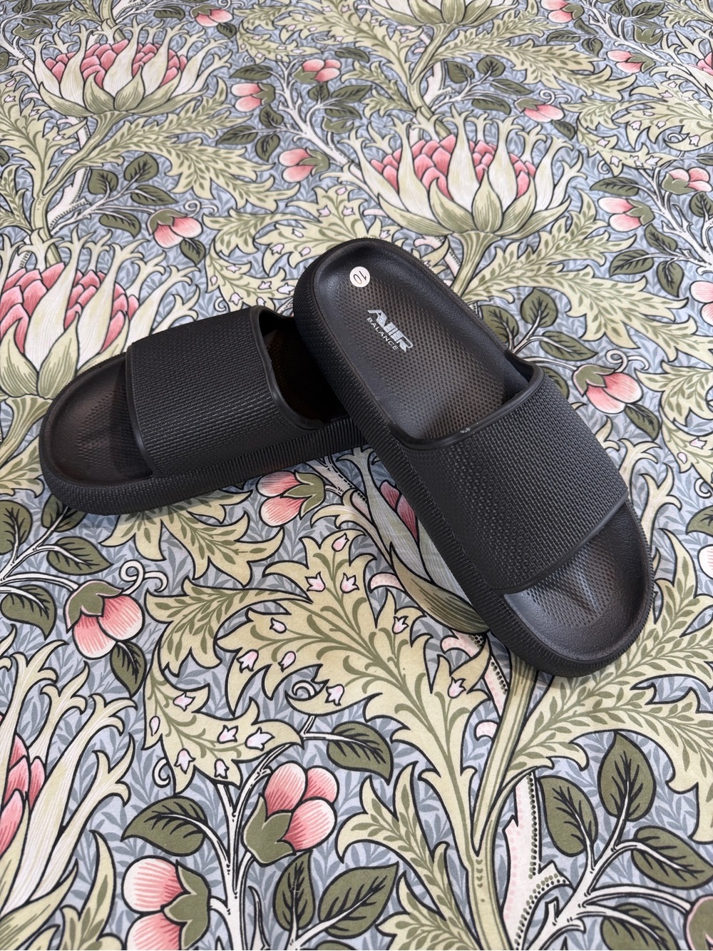 Air Balance Men's Black Slide Sandals. Size 10. EU40. NWOT.